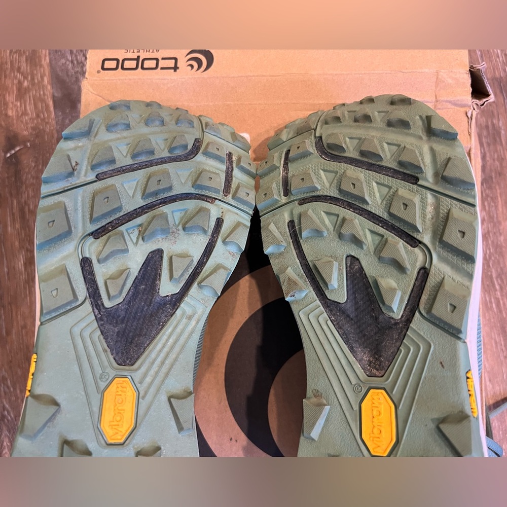 Women’s Topo Traverse Hiking Shoes Like New - Picture 6 of 6